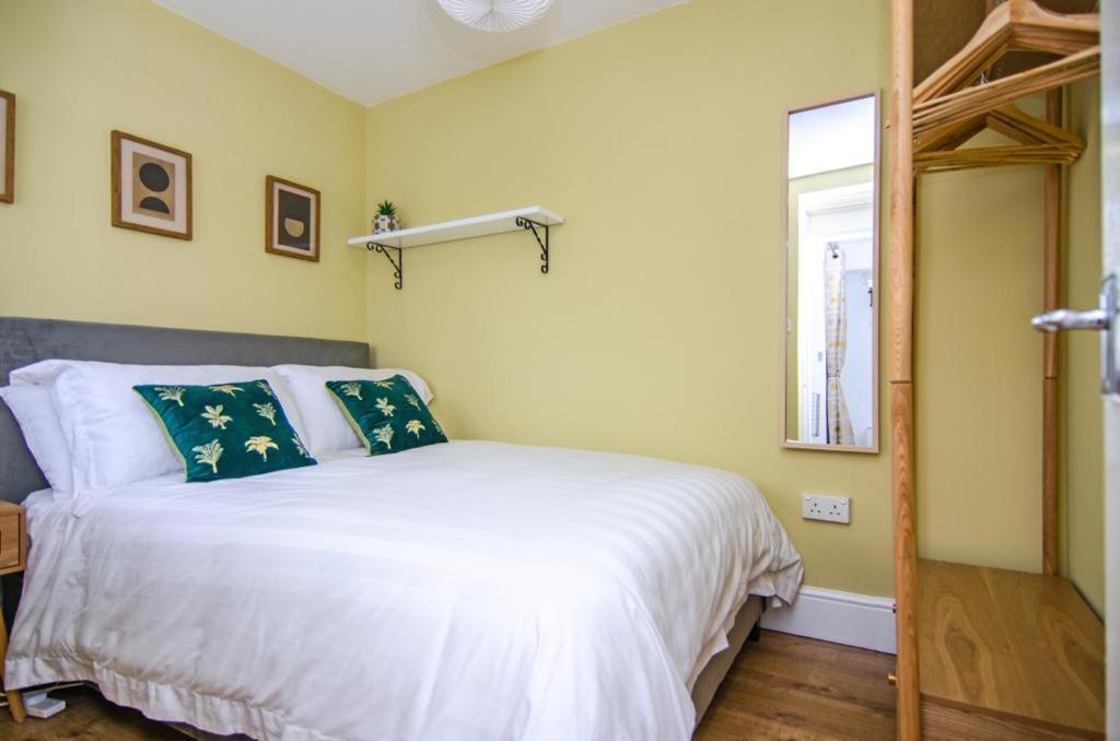 Cosy Lichfield Apartment Buitenkant foto
